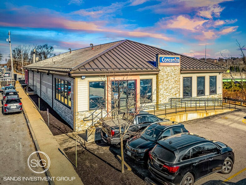 290 Branch Ave, Providence, RI à vendre - Photo de l’immeuble – Image 1 sur 5