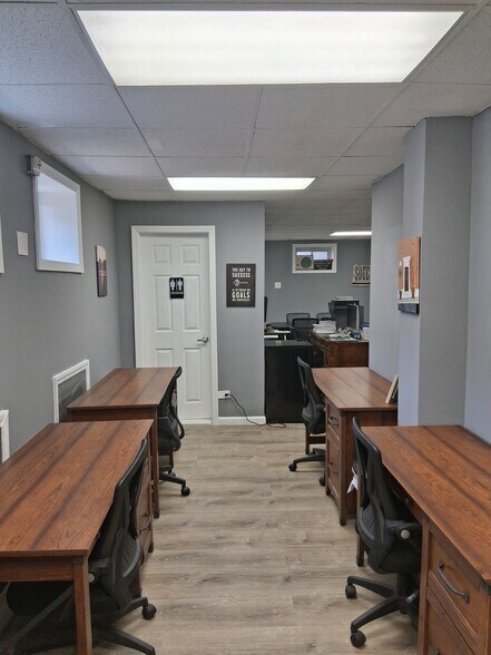 1725 Edison Ave, Bronx, NY à vendre - Photo de l’immeuble – Image 3 sur 6