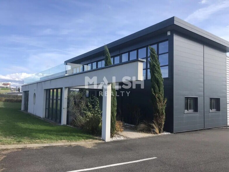 Bureau dans Saint-Symphorien-sur-Coise à louer - Photo de l’immeuble – Image 1 sur 15