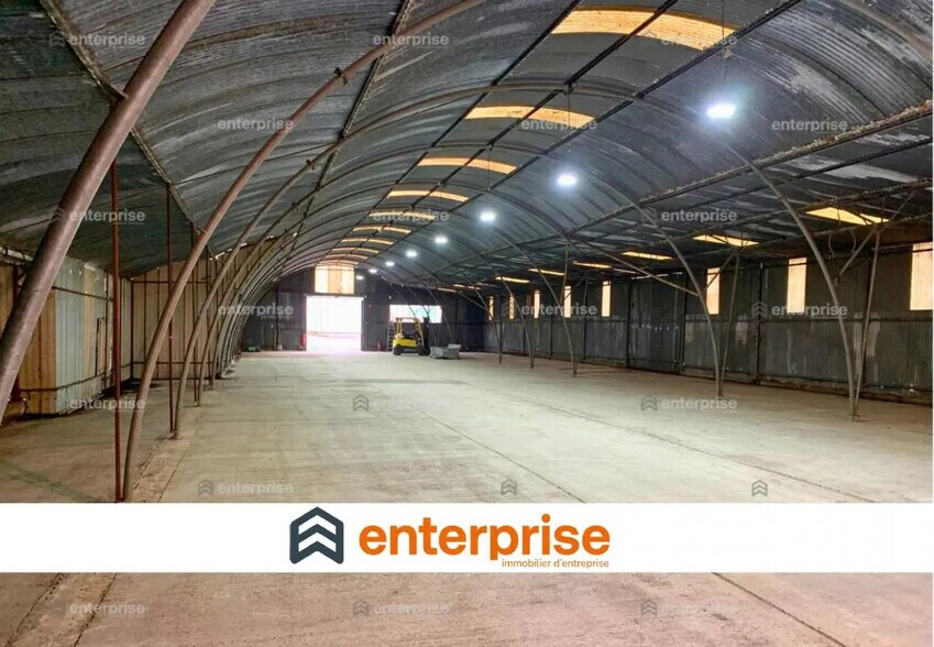 Local d’activités dans Béthisy-Saint-Pierre à louer - Photo intérieure – Image 1 sur 3