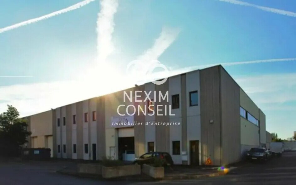 Local d’activités dans Gennevilliers à louer - Photo de l’immeuble – Image 3 sur 3