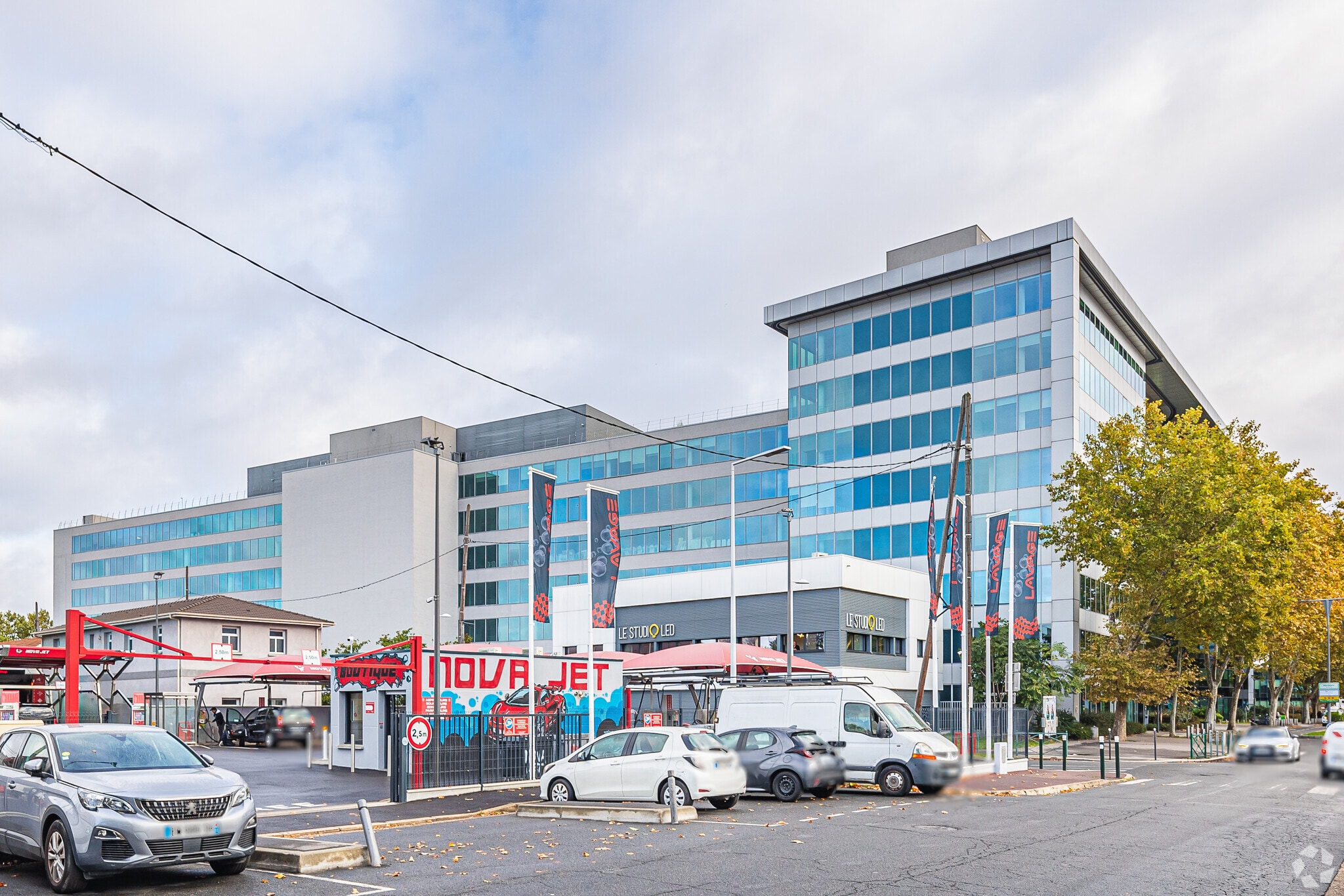 420 Rue D'Estienne D'Orves, Colombes à louer Photo principale– Image 1 sur 5