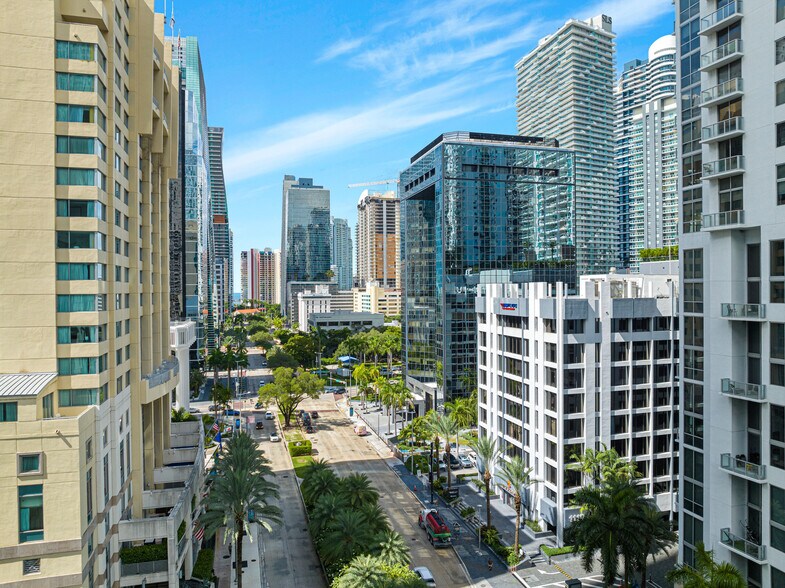 1110 Brickell Ave, Miami, FL à vendre - Aérien – Image 1 sur 16