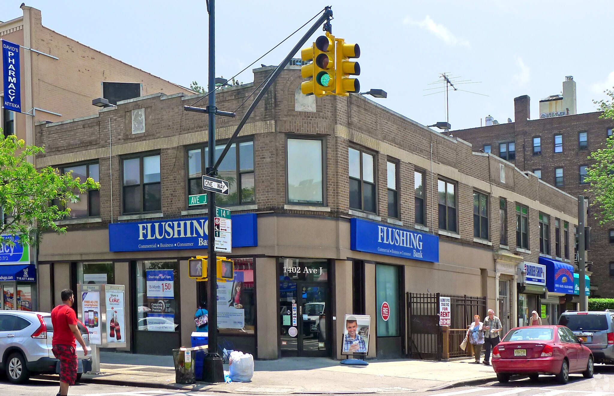 1402 Ave J, Brooklyn, NY à louer Photo principale– Image 1 sur 5