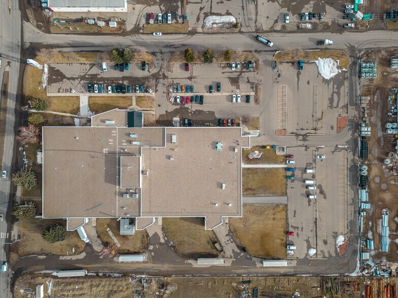 450 31st St N, Lethbridge, AB à louer - Photo de l’immeuble – Image 3 sur 6