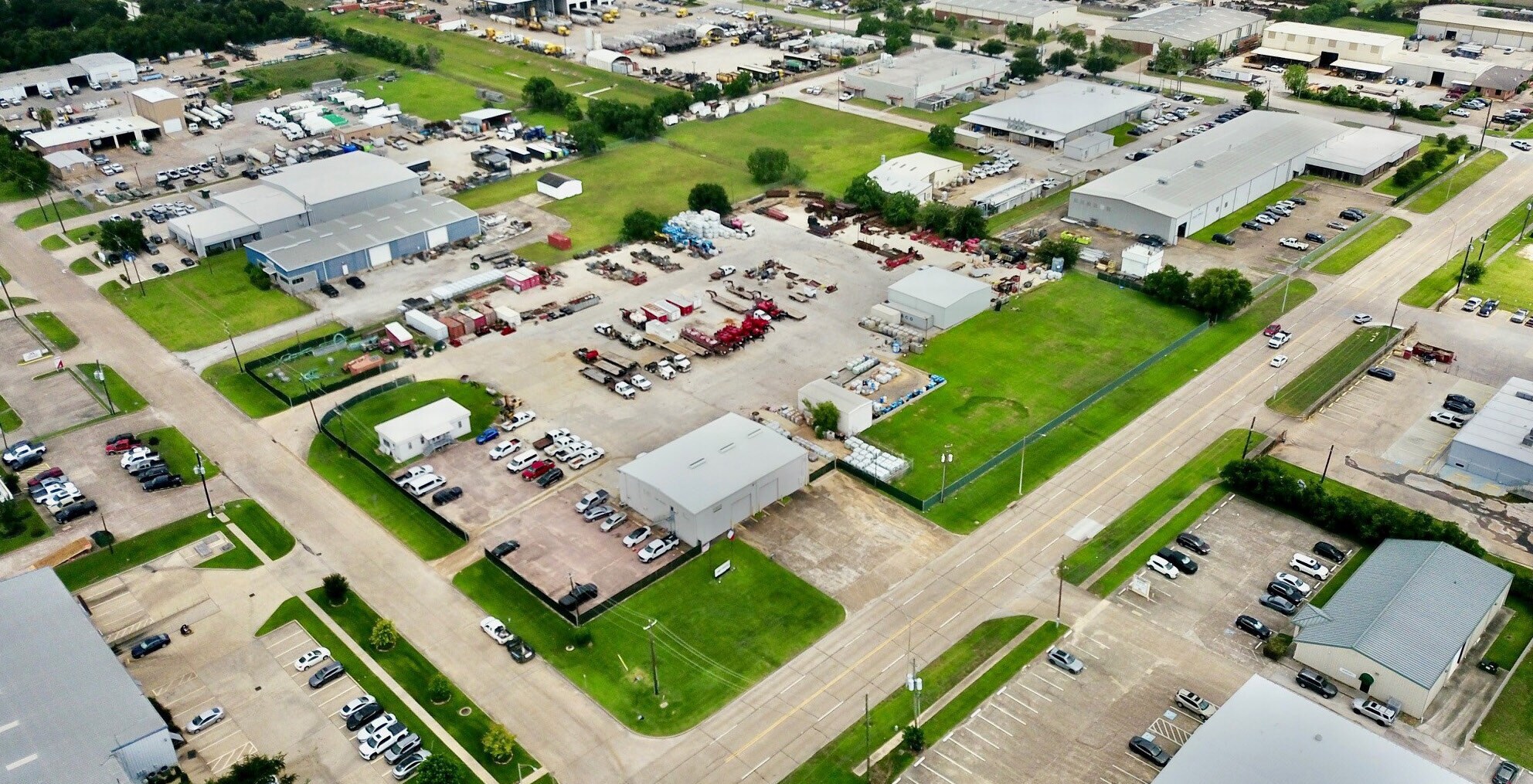 620 Howard Dr, Deer Park, TX à louer Photo de l’immeuble– Image 1 sur 7