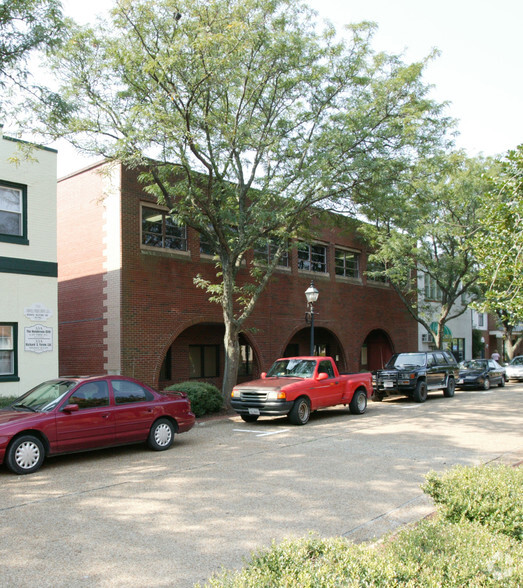 45 W Queens Way, Hampton, VA à vendre - Photo de l’immeuble – Image 2 sur 6