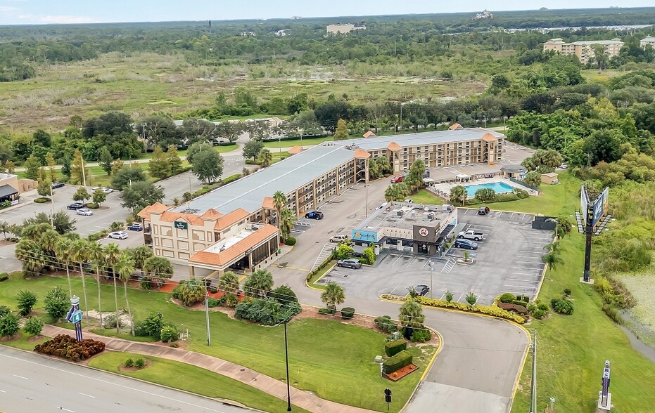7785 W Irlo Bronson Memorial Hwy, Kissimmee, FL à vendre - Photo de l’immeuble – Image 2 sur 17