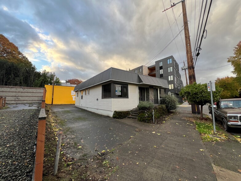 4305-4307 SE Milwaukie Ave, Portland, OR à louer - Photo de l’immeuble – Image 1 sur 7