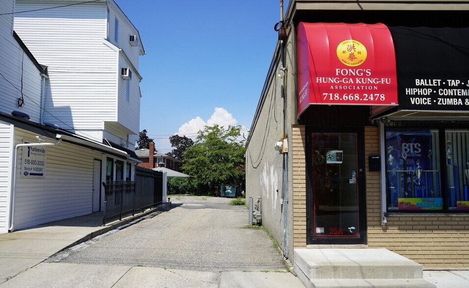 95-97 Lincoln Ave, Staten Island, NY à louer - Photo de l’immeuble – Image 2 sur 11