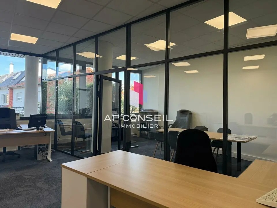 Bureau dans Le Chesnay-Rocquencourt à vendre Photo intérieure– Image 1 sur 3