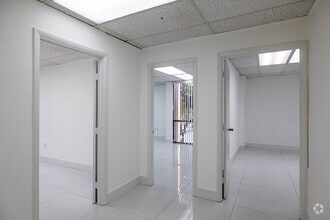 540 NW 165th St, Miami, FL à louer Photo intérieure– Image 2 sur 5