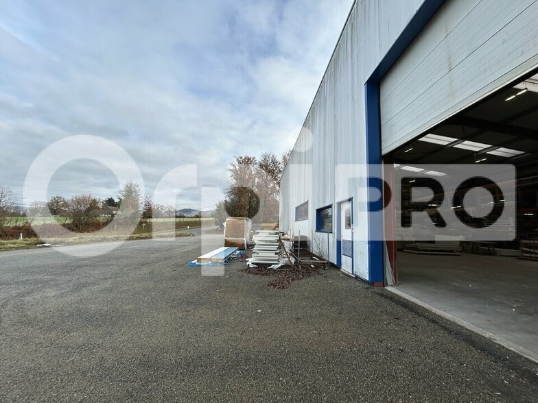 Local d'activités dans Peyrat-le-Château à vendre - Photo de l’immeuble – Image 1 sur 8