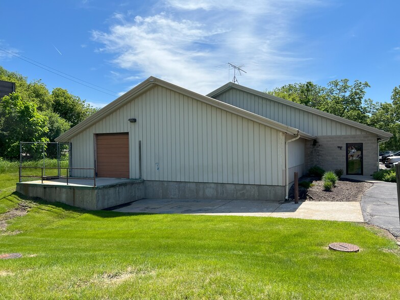 140 W Terra Cotta Ave, Crystal Lake, IL à louer - Photo de l’immeuble – Image 3 sur 4