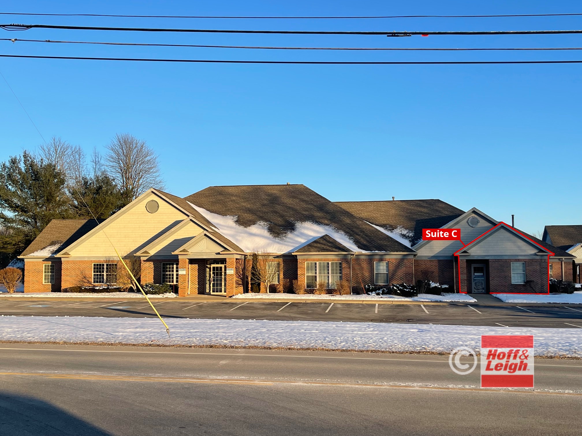 809 White Pond Dr, Akron, OH à louer Photo principale– Image 1 sur 9