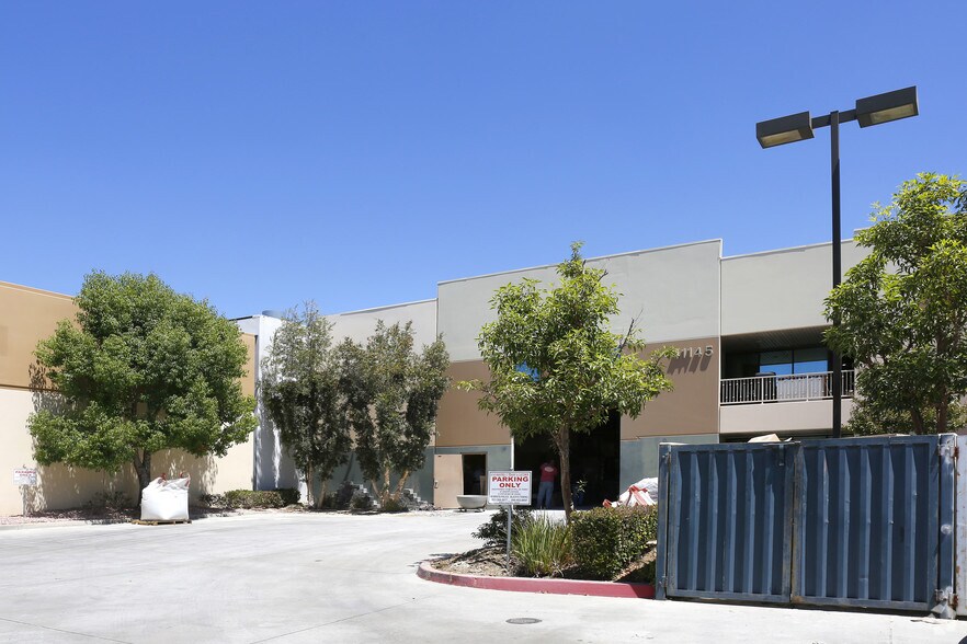 41145 Raintree Ct, Murrieta, CA à vendre - Photo de l’immeuble – Image 2 sur 12