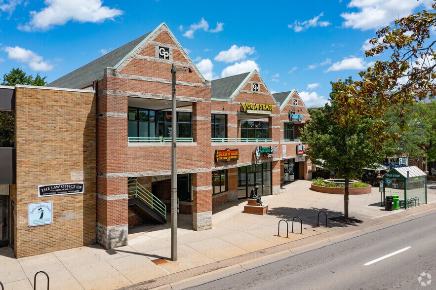 515 E Grand River Ave, East Lansing, MI à louer - Photo principale – Image 1 sur 5