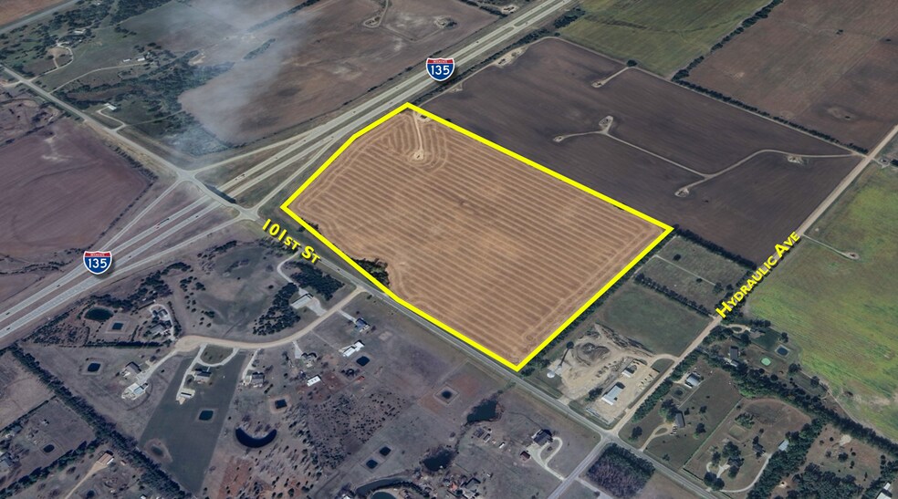 101st, Valley Center, KS à vendre - Photo de l’immeuble – Image 1 sur 4