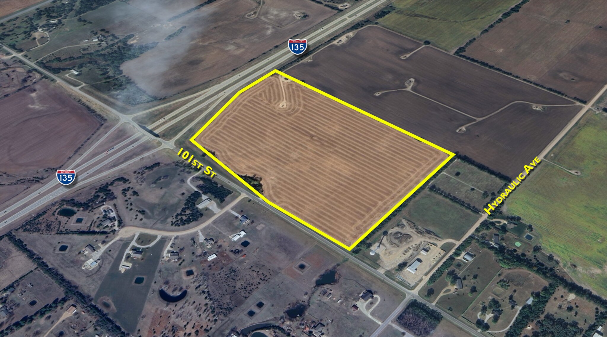 101st, Valley Center, KS à vendre Photo de l’immeuble– Image 1 sur 5