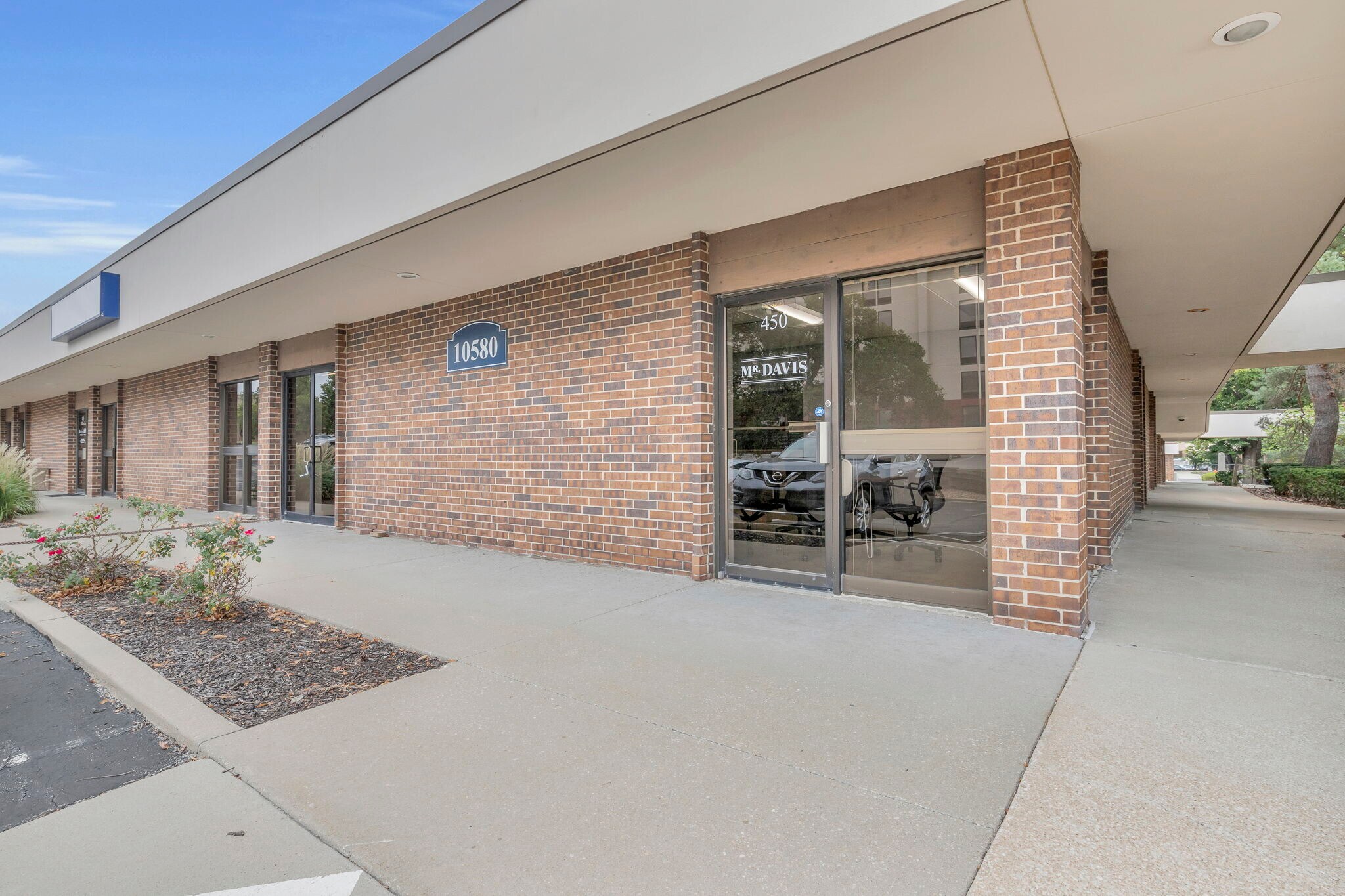 10580 Barkley St, Overland Park, KS à louer Photo de l’immeuble– Image 1 sur 13