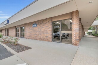 10580 Barkley St, Overland Park, KS à louer Photo de l’immeuble– Image 1 sur 13