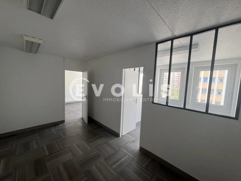 1 Voie Felix Eboue, Créteil à louer - Photo de l’immeuble – Image 3 sur 16