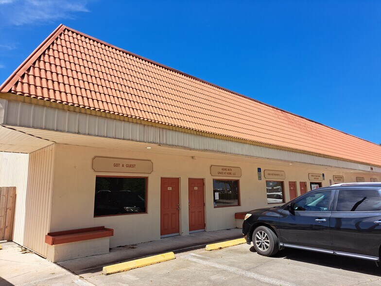 2501 27th Ave, Vero Beach, FL à louer - Photo de l’immeuble – Image 3 sur 8