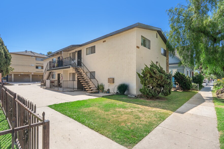 1600 Junipero Ave, Long Beach, CA à vendre - Photo de l’immeuble – Image 2 sur 9