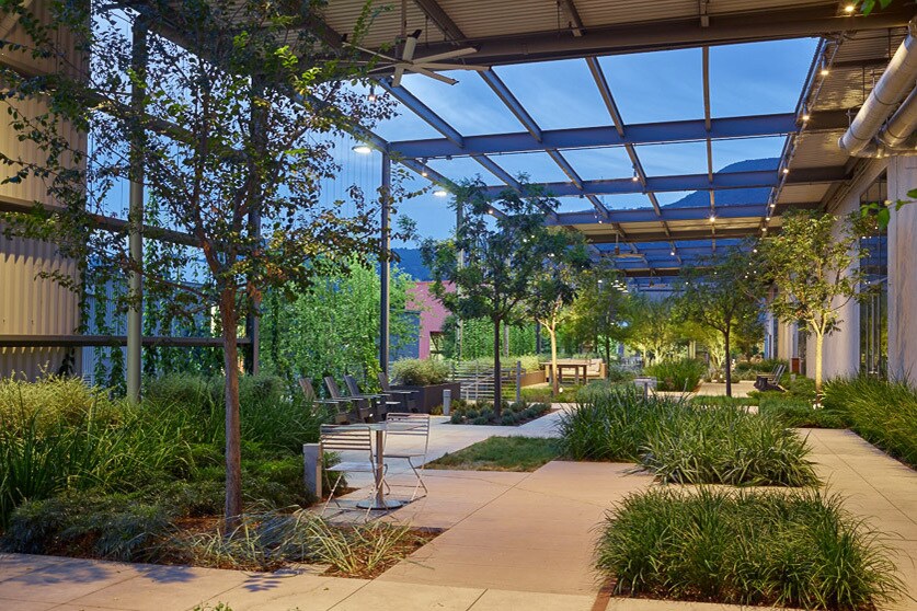 3000 W Alameda Ave, Burbank, CA à louer - Photo de l’immeuble – Image 2 sur 6