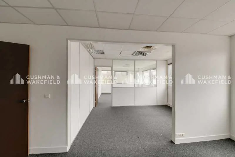 Bureau dans Bièvres à louer - Photo intérieure – Image 2 sur 14