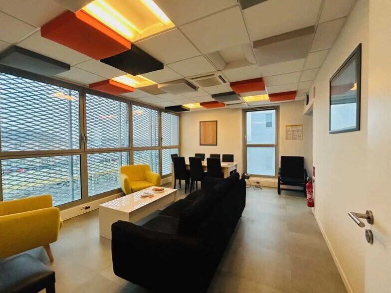 Bureau dans Saint Nazaire à louer - Photo de l’immeuble – Image 1 sur 9