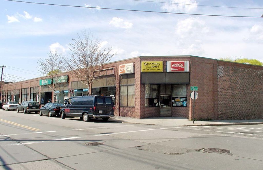 293-311 Watertown St, Newton, MA à louer - Photo de l’immeuble – Image 2 sur 3