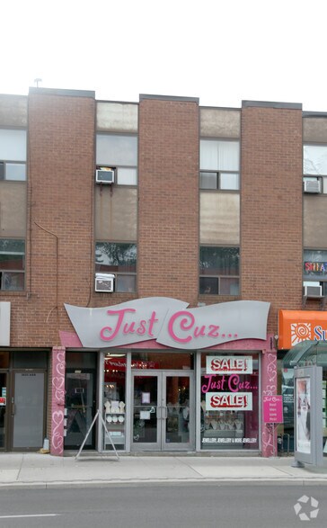 2624 Yonge St, Toronto, ON à vendre - Photo de l’immeuble – Image 2 sur 4