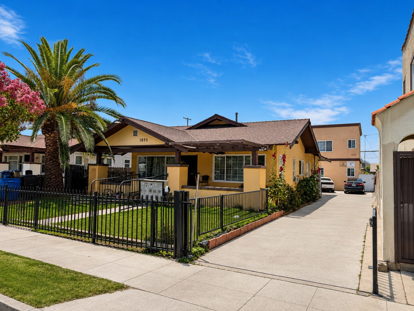 1073 Hoffman Ave, Long Beach, CA à vendre Photo de l’immeuble– Image 1 sur 8