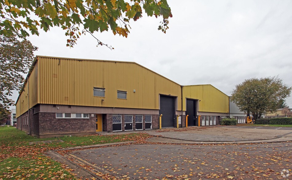 Blenheim Rd, High Wycombe à louer - Photo de l’immeuble – Image 2 sur 2