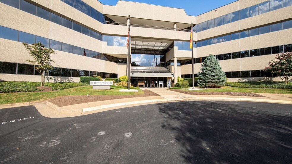 11150 Sunrise Valley Dr, Reston, VA à louer - Photo de l’immeuble – Image 2 sur 2