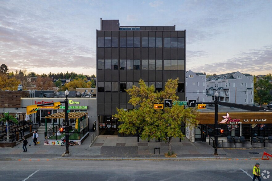 1135 17th Ave SW, Calgary, AB à louer - Photo de l’immeuble – Image 3 sur 8