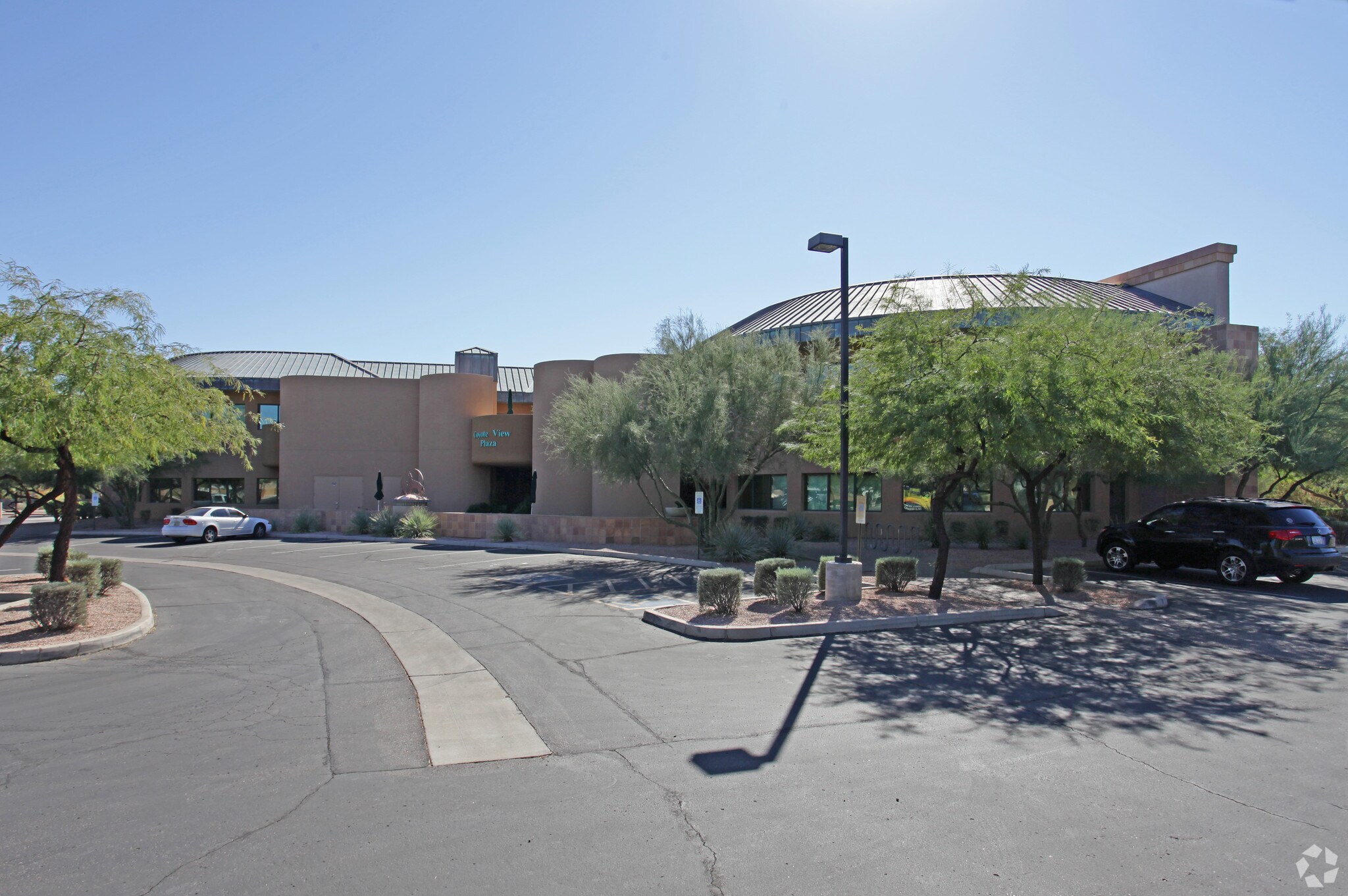 8535 E Hartford Dr, Scottsdale, AZ à louer Photo de l’immeuble– Image 1 sur 4