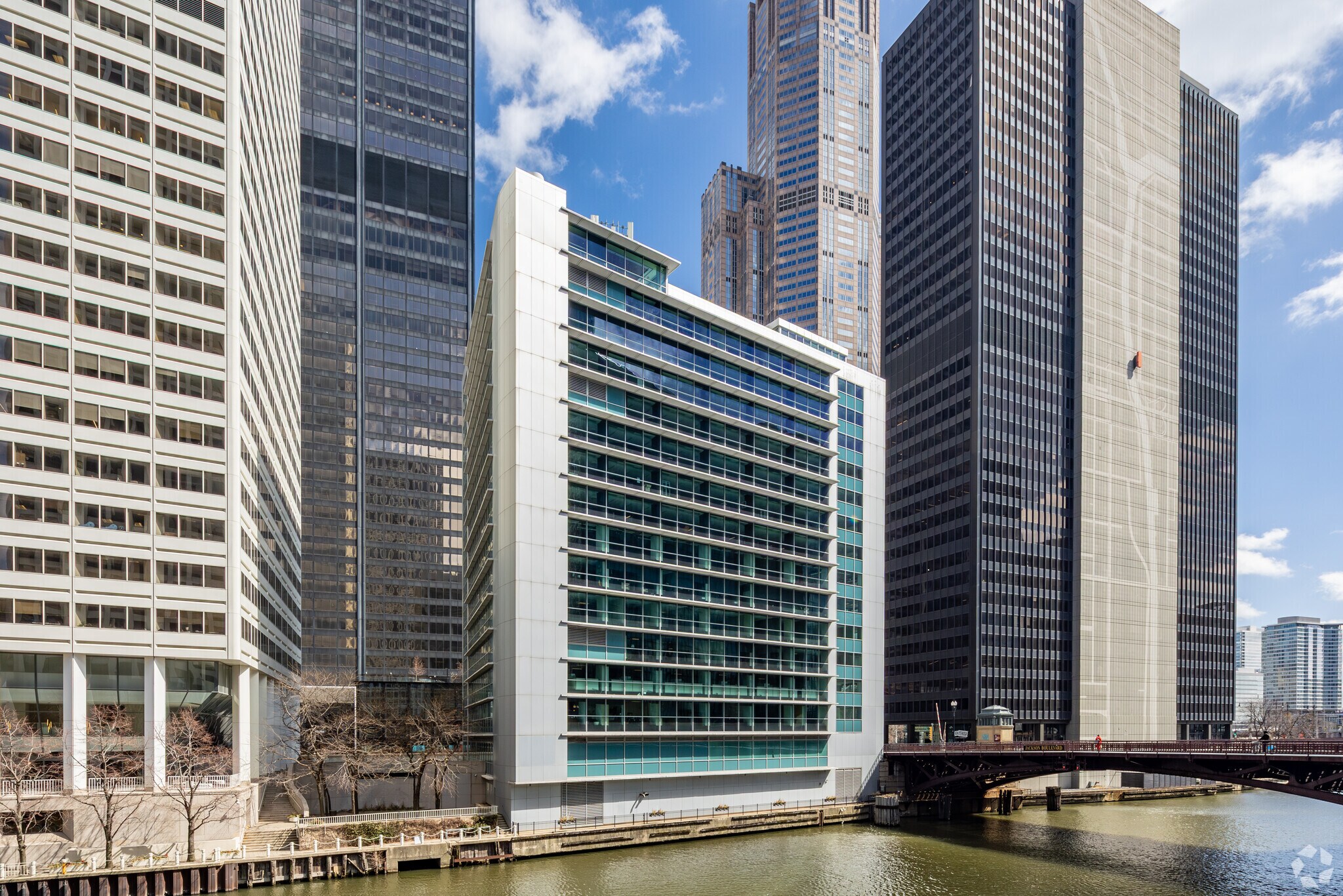 250 S Wacker Dr, Chicago, IL à louer Photo principale– Image 1 sur 5