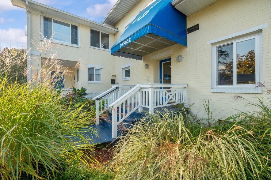 231 E Buffalo St, New Buffalo, MI à vendre - Photo de l’immeuble – Image 3 sur 86