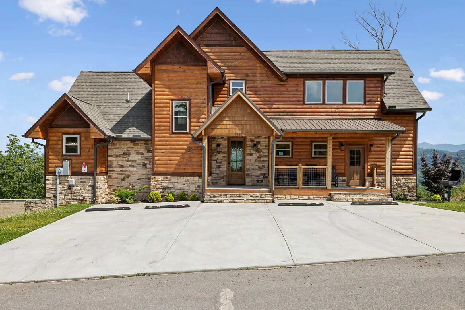 18 Unit Cabin Portfolio portefeuille de 15 biens à vendre sur LoopNet.fr Photo de l’immeuble– Image 1 sur 26