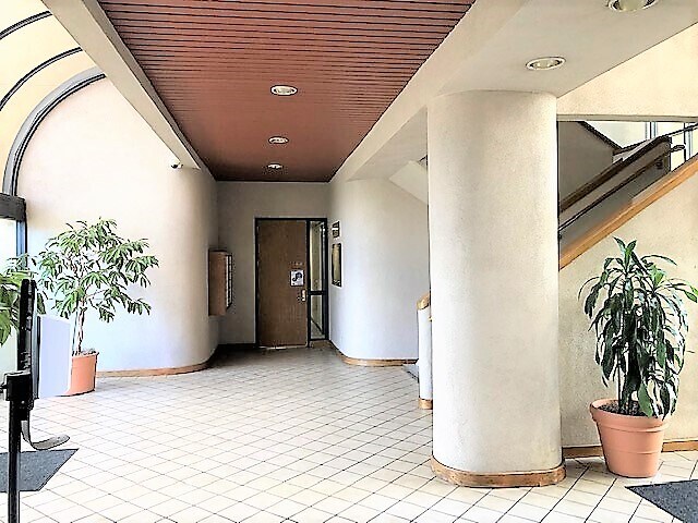 1290 B St, Hayward, CA à louer - Hall d’entrée – Image 2 sur 15
