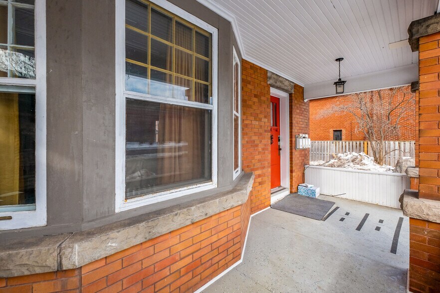 1031 Carling Av, Ottawa, ON à vendre - Photo principale – Image 2 sur 50