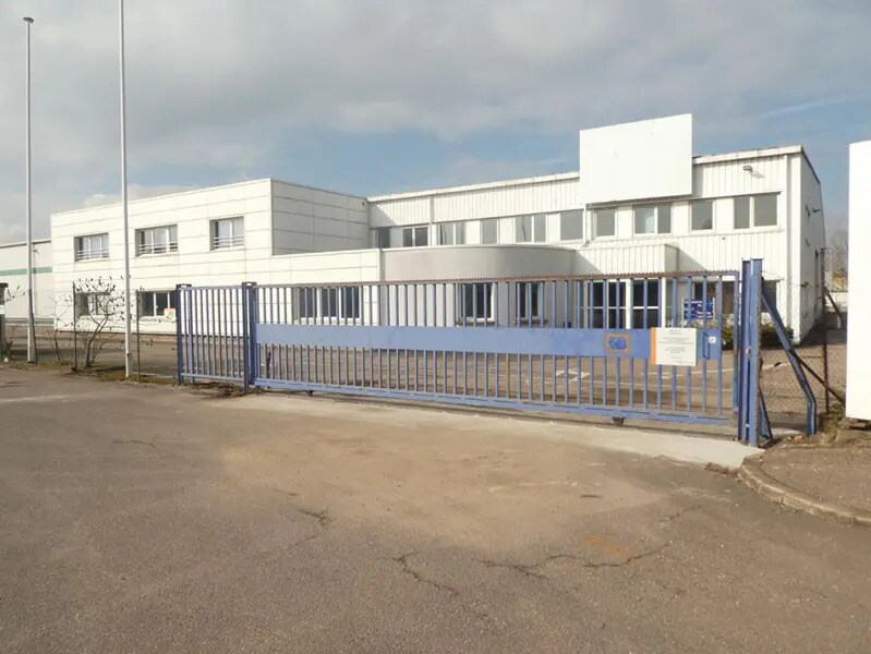 Industriel/Logistique dans Ennery à louer Photo de l’immeuble– Image 1 sur 7
