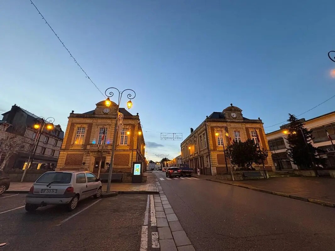 Local commercial dans Saint-Romain-de-Colbosc à vendre Photo de l’immeuble– Image 1 sur 2