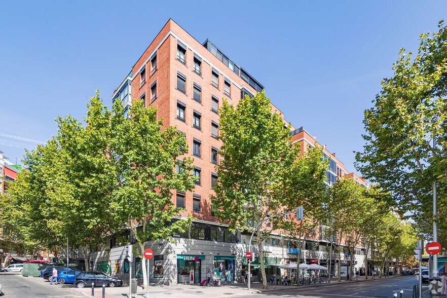 Local commercial dans Madrid, Madrid à louer - Photo principale – Image 1 sur 3