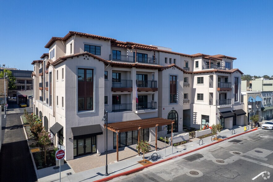 552-560 El Camino Real, San Carlos, CA à vendre - Photo de l’immeuble – Image 1 sur 9