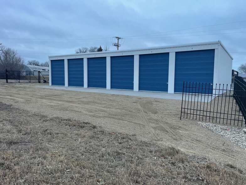 104 Spruce St, Paynesville, MN à vendre - Photo de l’immeuble – Image 2 sur 7
