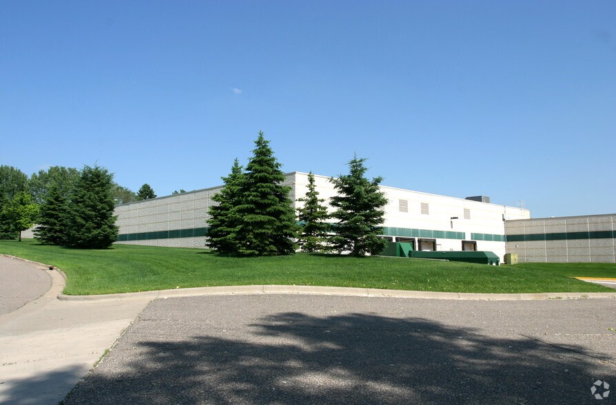 1395 Commerce Dr, Eagan, MN à vendre - Photo de l’immeuble – Image 3 sur 10