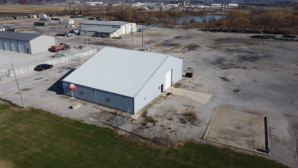 2324 Kearbey Ln, South Roxana, IL à louer - Photo de l’immeuble – Image 2 sur 6